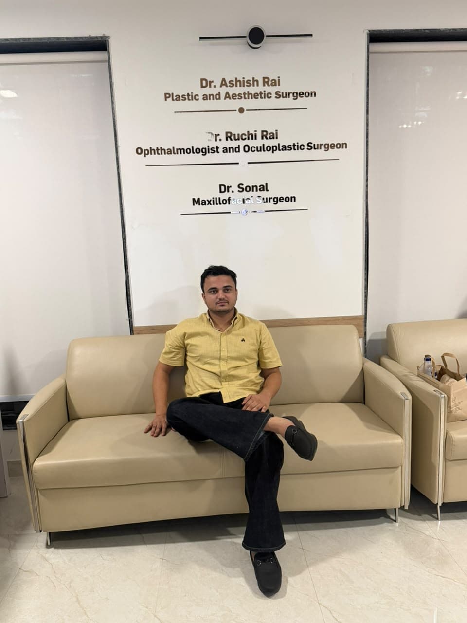 Hospital lobby guidance with family